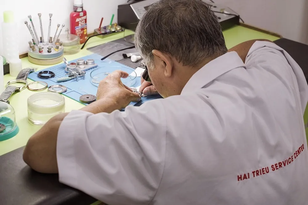 Đồng hồ chống nước 5ATM là gì? Có thể đeo đi đâu, hợp với ai?