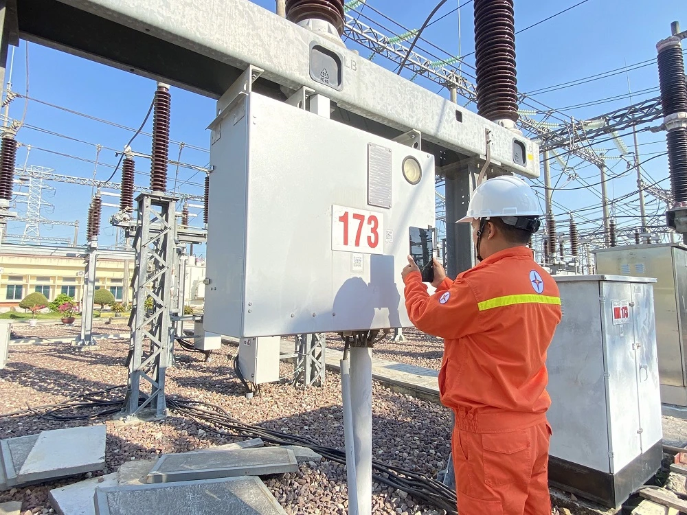 Các công ty Điện lực chủ động kiểm tra, ngăn ngừa sự cố lưới điện, nâng cao độ tin cậy cung cấp điện. EVN huy động tối đa nhiệt điện than, khí cấp điện mùa khô