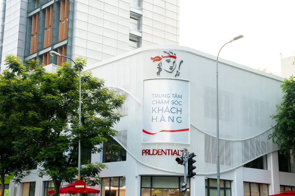Trung tâm chăm sóc khách hàng của Prudential Việt Nam. Prudential bồi thường cho 2 công nhân gặp tai nạn lao động tại Yên Bái
