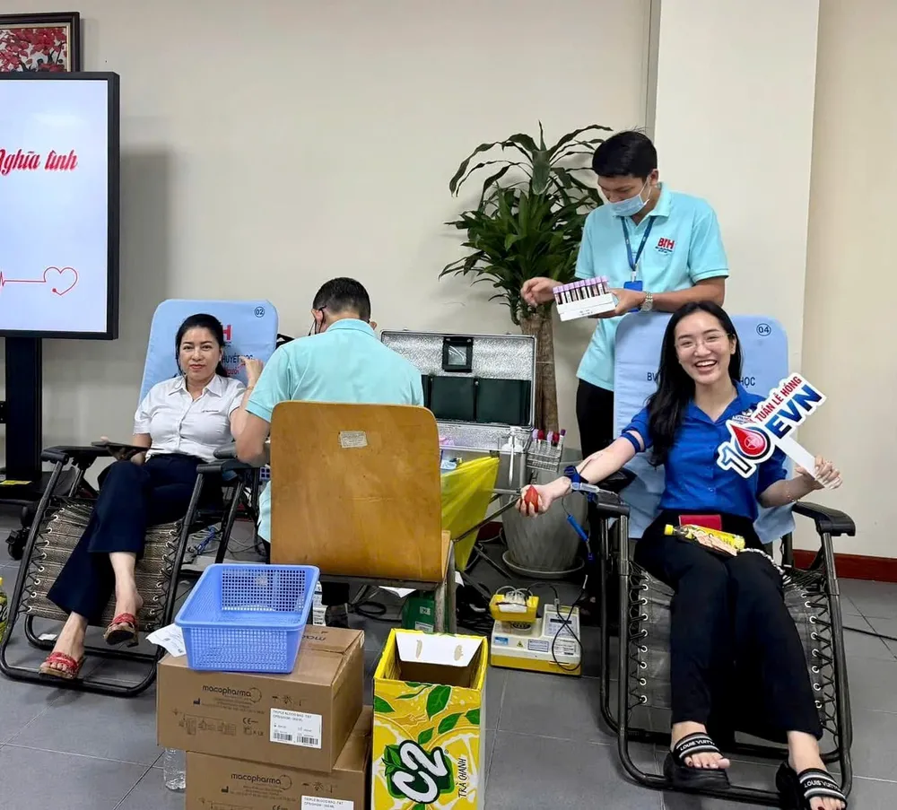 EVNHCMC hiến 367 đơn vị máu tại ‘Tuần lễ hồng’
