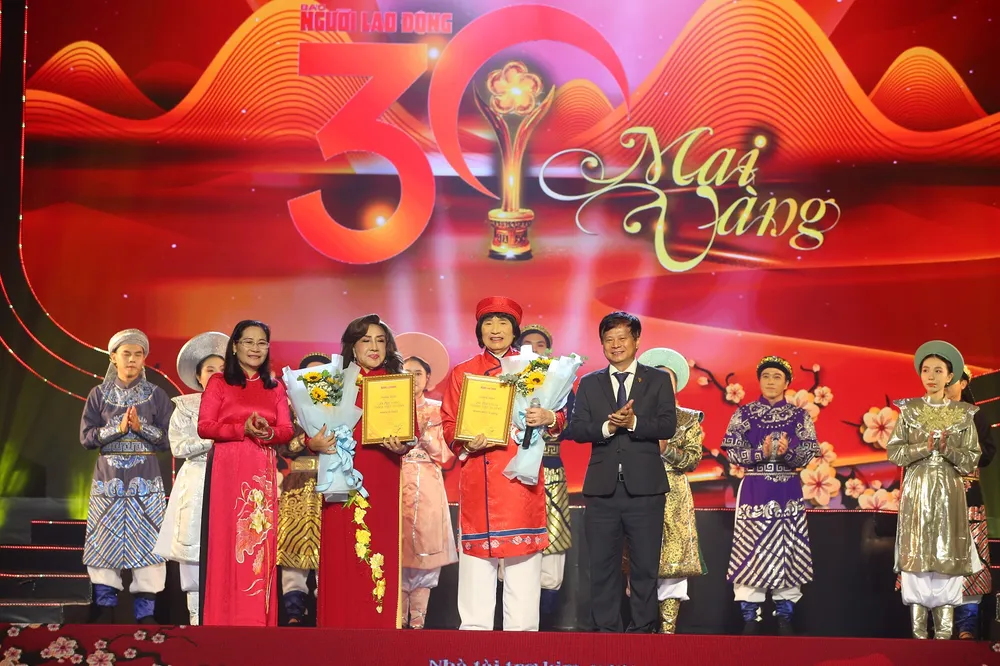 buc-tranh-nghe-thuat-an-tuong-va-da-sac-duoc-ve-tai-giai-mai-vang-lan-thu-30-202 (4).jpg