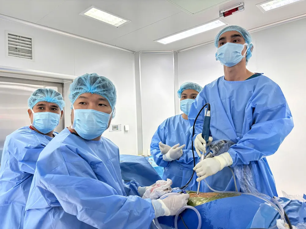 Phẫu thuật cột sống ít xâm lấn cho người cao tuổi: Vinmec Phú Quốc khẳng định năng lực điều trị chuyên sâu