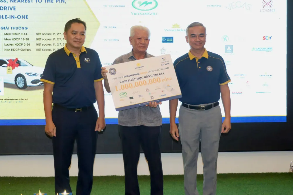 saigontourist-group-to-chuc-giai-golf-lan-thu-19-gay-quy-1-000-suat-hoc-bong-khuyen-hoc1.jpg