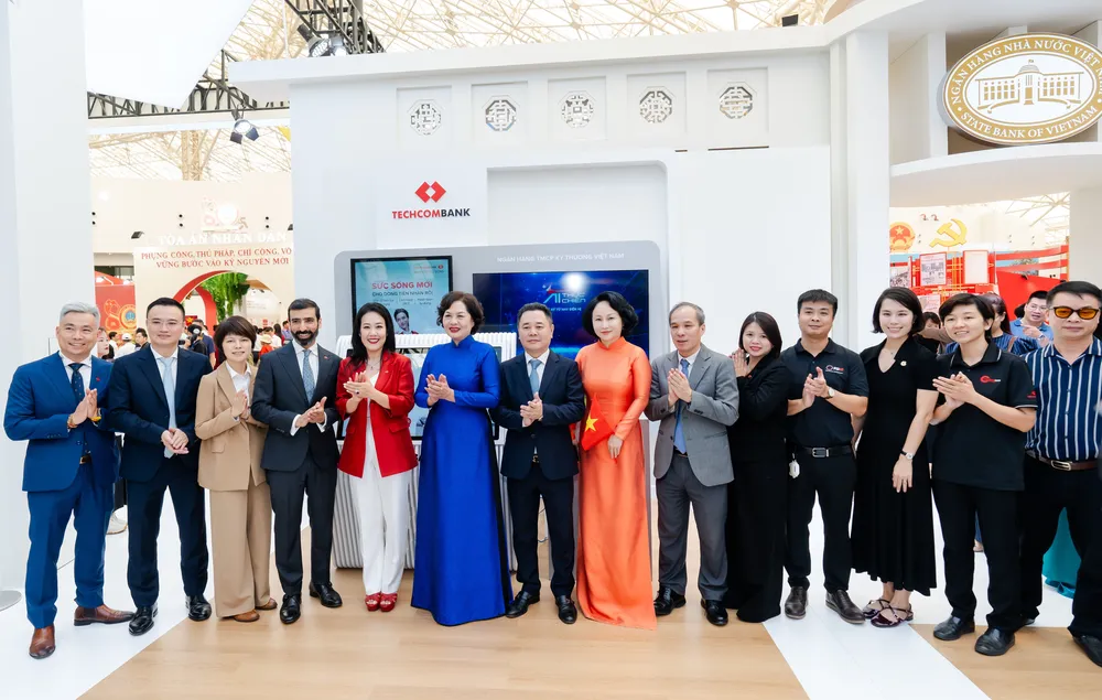 Techcombank ghi dấu ấn tại 'Triển lãm thành tựu đất nước'