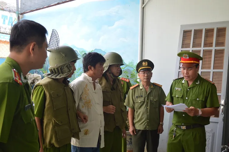 Bắt giang hồ bảo kê xây nhà trái phép trên đất Nhà nước ảnh 1