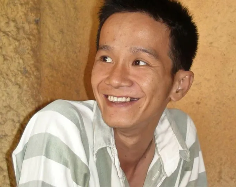 Nụ cười khó hiểu của nghi can giết cô gái xăm hoa hồng ảnh 1 Nụ cười khó hiểu của nghi can giết cô gái xăm hoa hồng ảnh 1