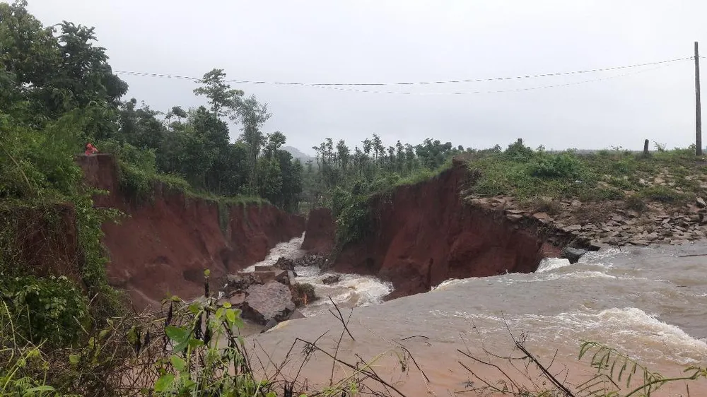 Vụ vỡ đê ở Châu Đức: Lũ kép về trong khi đê quá cũ ảnh 1