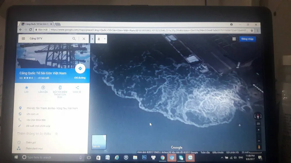 Một đoạn sông Thị Vải nổi bọt màu vàng ảnh 2