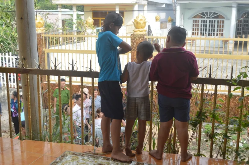 Những trẻ lớn tuổi hơn vẫn còn ở lại tịnh xá Ngọc Tuyền