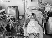 Thiếu tá Nguyễn Trung Kiên và cháu bé mồ côi mẹ do COVID-19 ảnh 4 Hai mẹ con sản phụ nhiễm COVID-19 cận kề cửa tử được 'tái sinh'