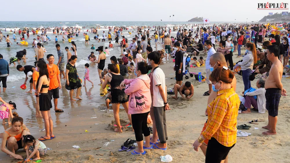 Du khách đến Vũng Tàu vui chơi dịp Lễ được yêu cầu đậu xe đúng quy định, tìm kiếm bãi đậu xe theo địa chỉ đã được cung cấp. Ảnh:TĐ