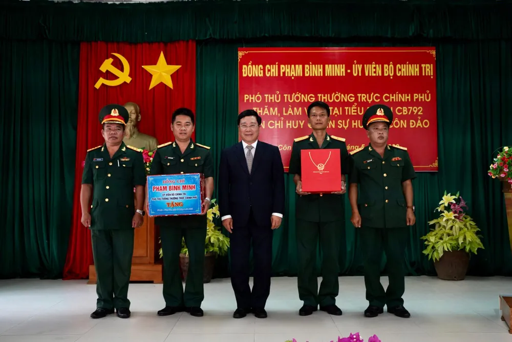Phó Thủ tướng Phạm Bình Minh thăm Tiểu đoàn 792-Ảnh:MC Phó Thủ tướng Phạm Bình Minh thăm Tiểu đoàn 792-Ảnh:MC