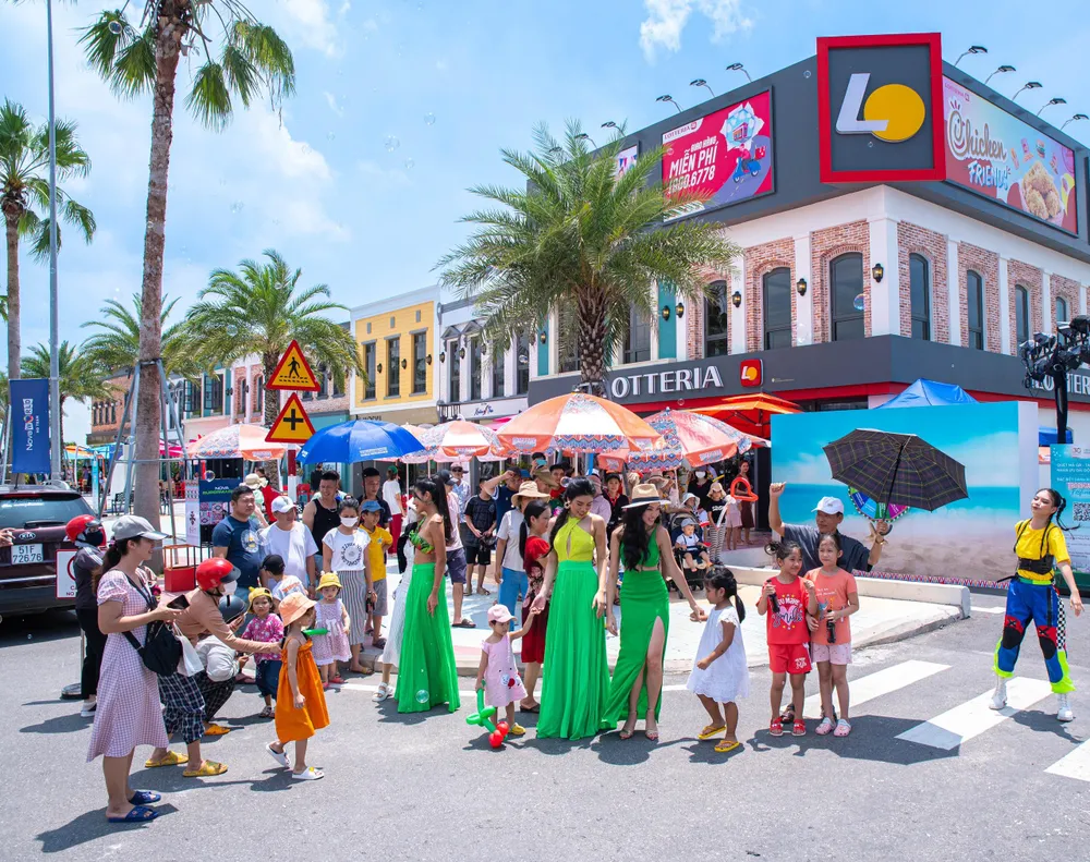 Một hoạt động của Lễ hội đường phố Tropicana Festival.