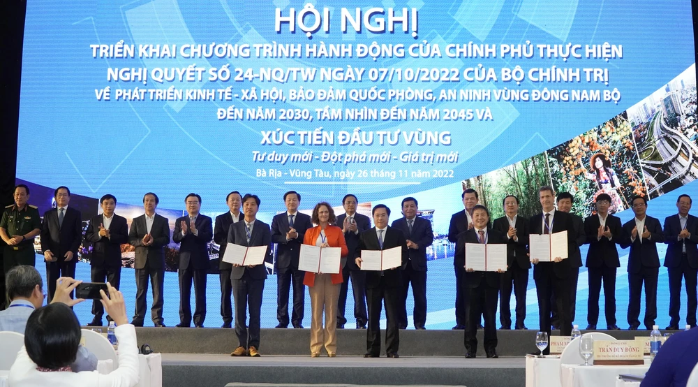 Công bố biên bản ghi nhớ và biên bản hợp tác, thư bày tỏ quan tâm tài trợ giữa Bộ KH&amp;ĐT và đối tác phát triển. Ảnh:MT