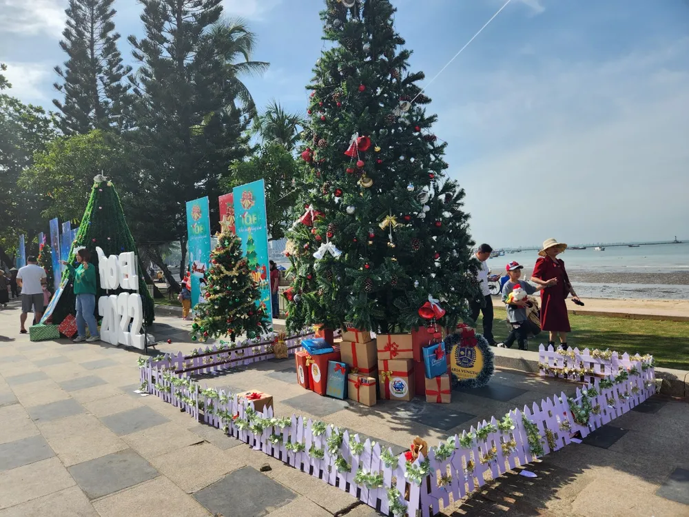 Đường phố Vũng Tàu nhiều sắc màu thu hút du khách. Ảnh: TK