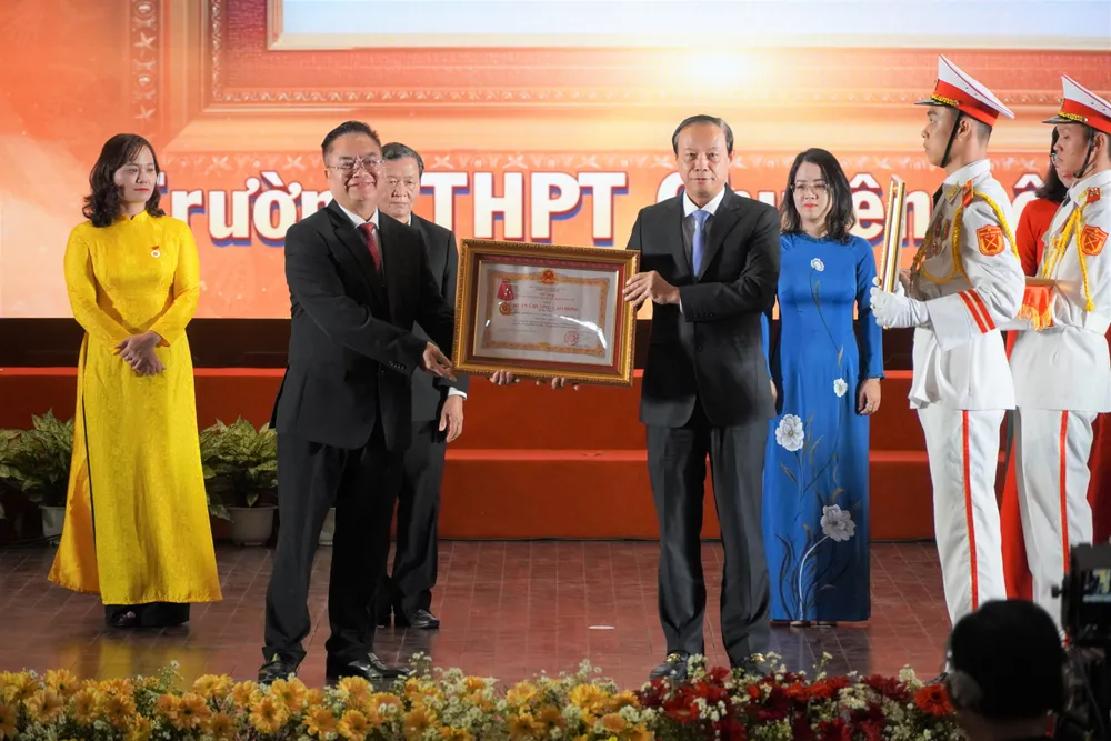 UBND TP Vũng Tàu nhận Huân chương Lao động hạng Nhất. Ảnh:ĐT