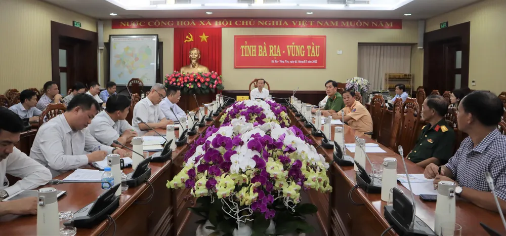 Ông Nguyễn Văn Thọ, chủ tịch UBND tỉnh Bà Rịa chủ trì cuộc họp chiều 1-12. Ảnh:TK Ông Nguyễn Văn Thọ, chủ tịch UBND tỉnh Bà Rịa chủ trì cuộc họp chiều 1-12. Ảnh:TK