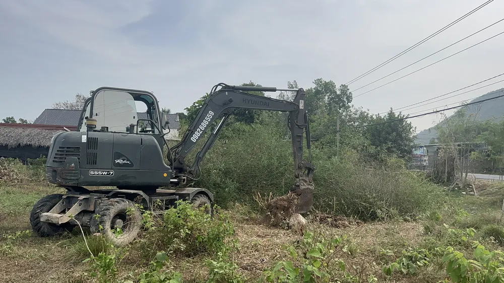 Người dân bàn nhận tiền bồi thường đất, đồng ý bàn giao mặt bằng dự án cao tốc Biên Hòa-Vũng Tàu đoạn qua TP Bà Rịa. Một số hộ chờ QĐ mới sửa đổi QĐ 19 để nhận bồi thường vật kiến trúc. Ảnh: TG