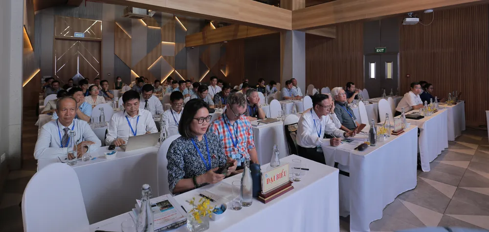 Các đại biểu tham dự hội thảo khoa học. Ảnh:KN