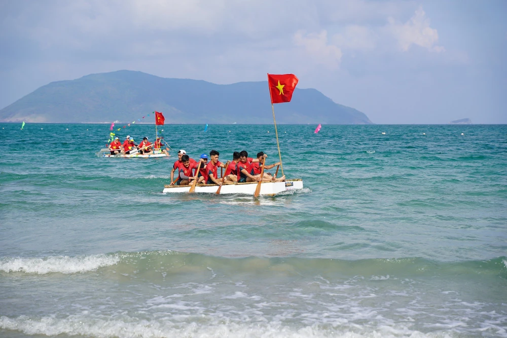 Đua bè tại Côn Đảo Đua bè Côn Đảo