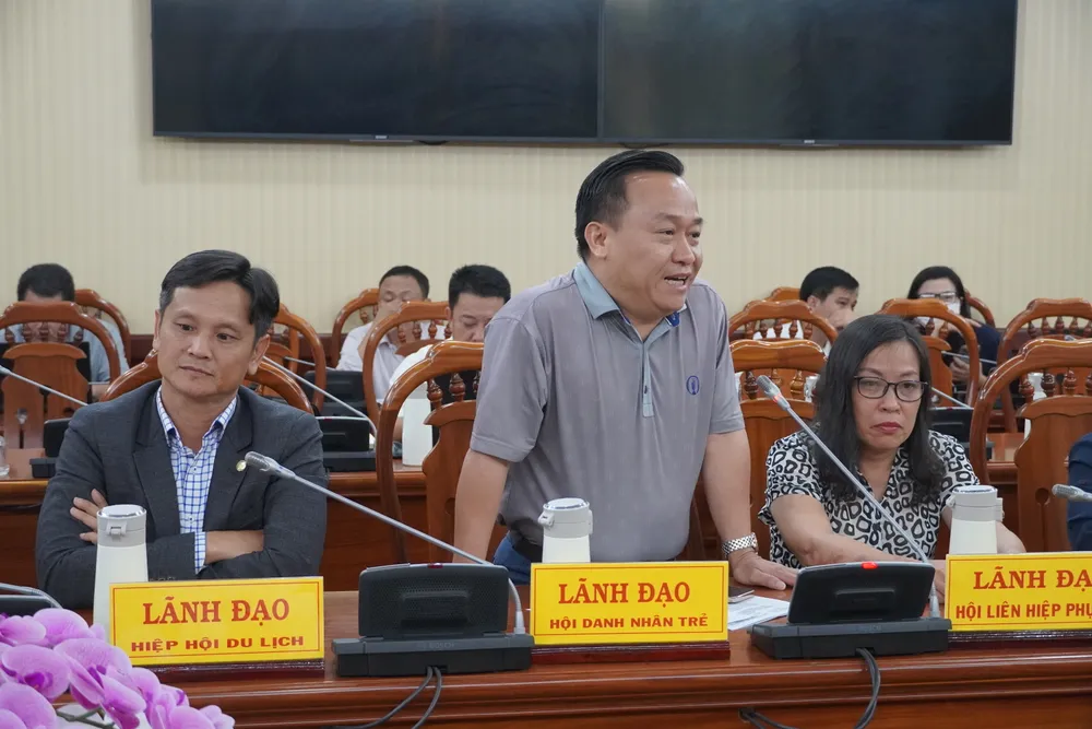 Đại diện các hiệp hội chia sẻ những ý kiến đóng góp cho hoạt động của Tổ công tác. Ảnh: TK