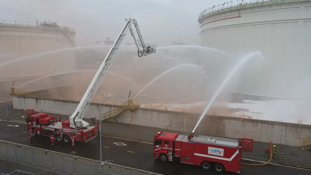 Diễn tập phòng cháy, chữa cháy tại dự án Hóa dầu Long Sơn, TP Vũng Tàu. Ảnh: TK