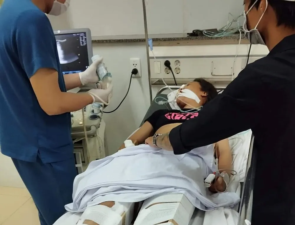 Em Nguyễn Thị Quỳnh Hương thời điểm cấp cứu ban đầu tại Bệnh viện Bà Rịa. Ảnh: NNCC