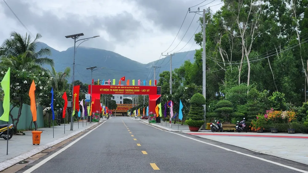 Những ngày này, đường phố Côn Đảo được trang trí trang trọng, ý nghĩa. Ảnh: TK Những ngày này, đường phố Côn Đảo được trang trí trang trọng, ý nghĩa. Ảnh: TK