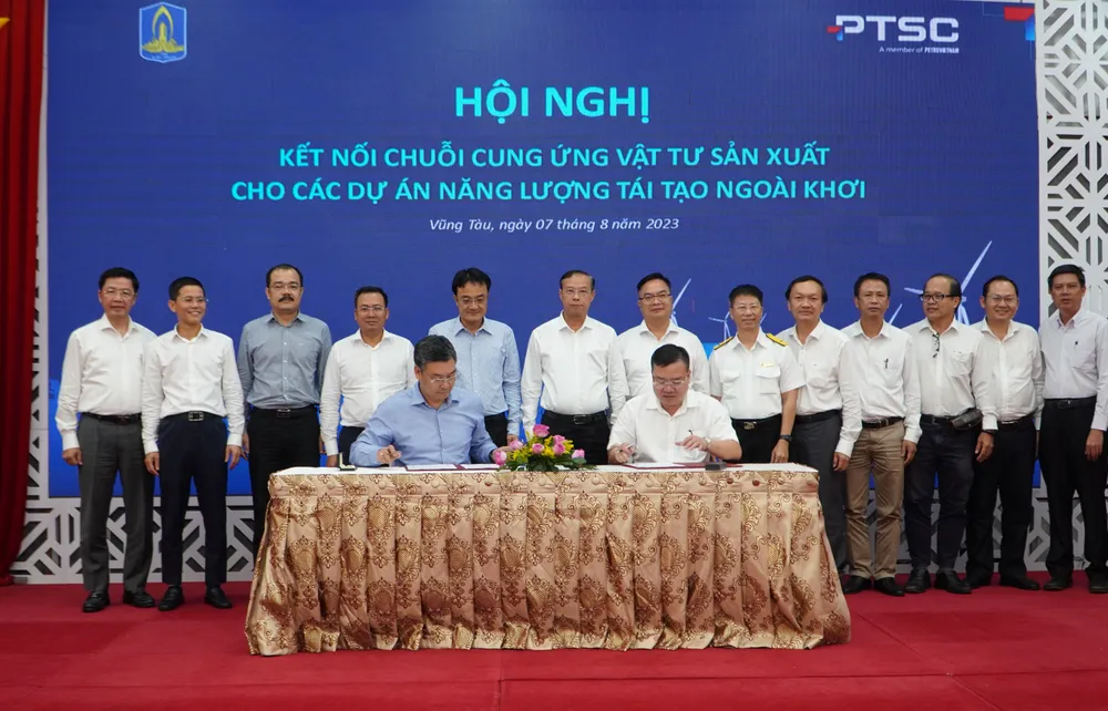 Ký biên bản ghi nhớ giữa Sở Công thương tỉnh Bà Rịa - Vũng Tàu và PTSC về tăng cường hợp tác, thúc đẩy đầu tư. Ảnh: QV