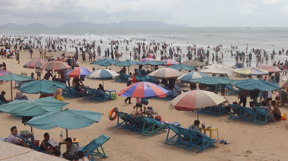 Biển Vũng Tàu chưa thực sự quá đông đúc trong sáng 2-9. Ảnh: TK