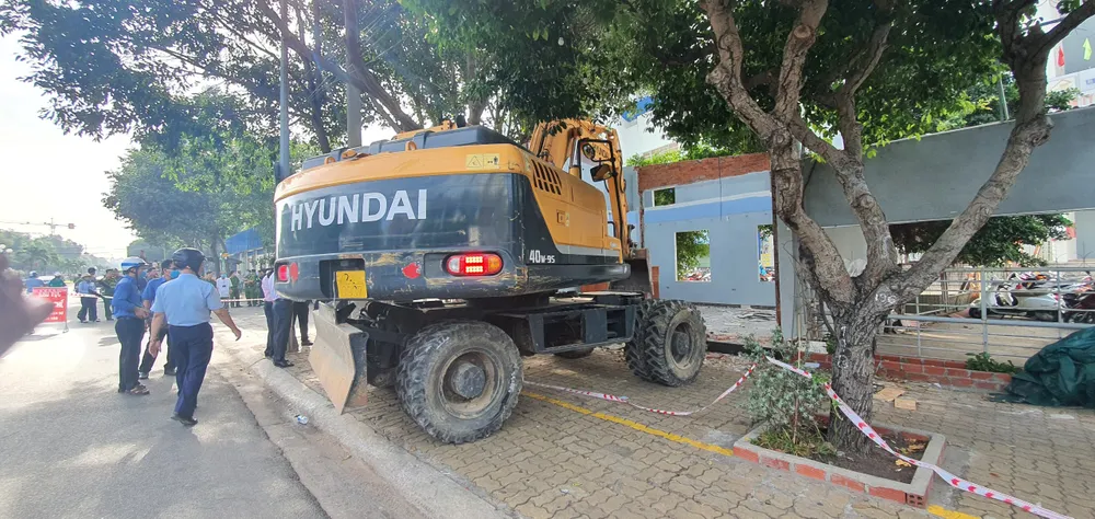 Tỉnh yêu cầu các ngành, địa phương tiếp tục tập trung xử lý các vấn đề như lấn chiếm đất công, xây dựng trái phép. Ảnh minh họa: TK Xay_dung_trai_phep.jpg