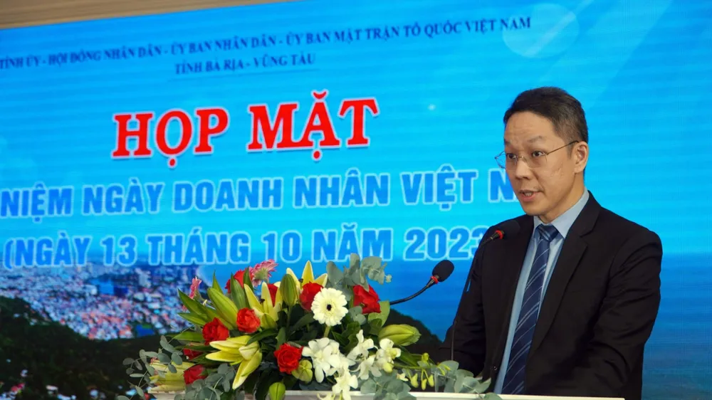 Ông CHANSAK CHIRAWATPONGSA, Giám đốc Tài chính công ty TNHH Hóa dầu Long Sơn phát biểu tại họp mặt. Ảnh: QV Doan-nghiep-SCG.jpg