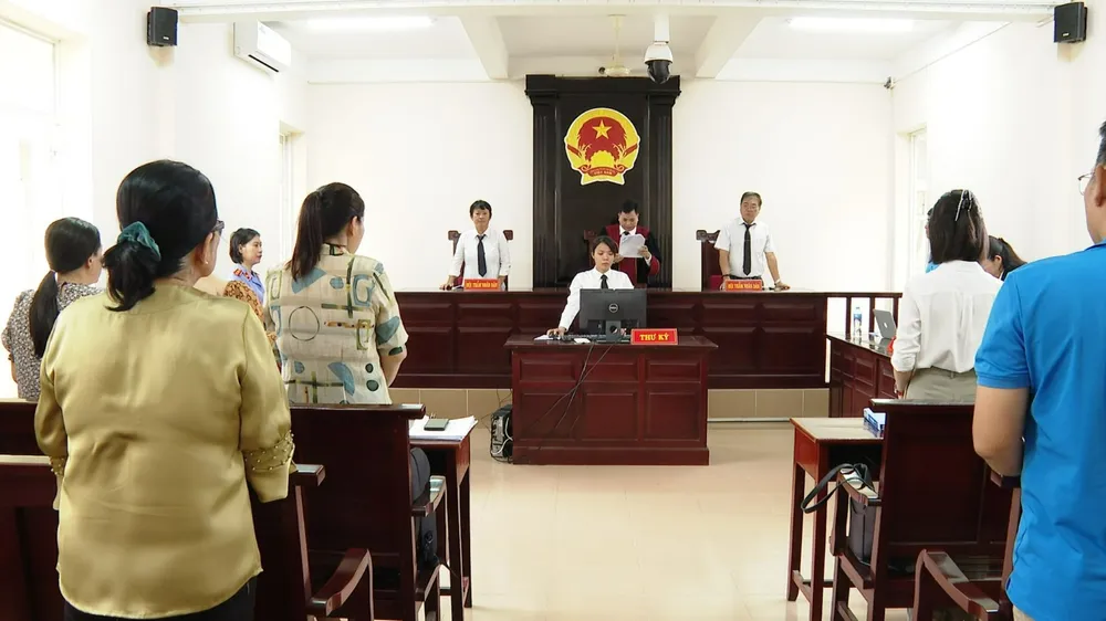 HĐXX tuyên án chiều 18-10. Ảnh: ĐG 697_0642.MXF_snapshot_00.04.320.jpg
