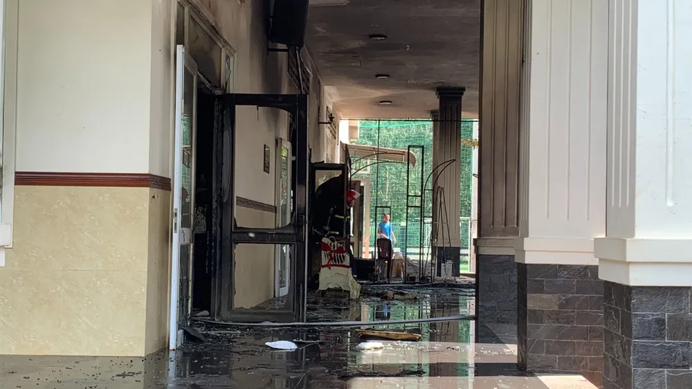 Bên ngoài hội trường tổ chức tiệc cưới bị cháy. Ảnh: PS Bà Rịa-Vũng Tàu: Kiểm tra PCCC sau vụ cháy hội trường tổ chức tiệc cưới