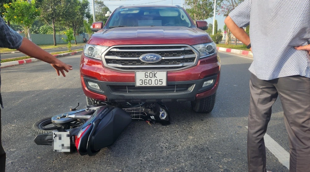 Bà Rịa- Vũng Tàu: Nghi vấn tài xế chở hàng cấm vứt xe ô tô lại bỏ trốn khi bị truy đuổi