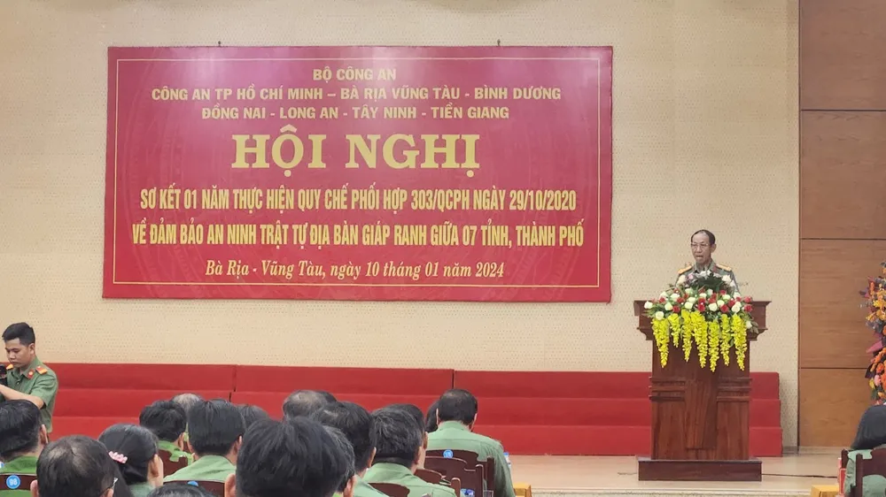 Đại tá Bùi Văn Thảo, Giám đốc Công an tỉnh Bà Rịa - Vũng Tàu, phát biểu khai mạc hội nghị. ẢNh: TK Sơ kết về phối hợp đảm bảo an ninh trật tự địa bàn giáp ranh giữa Bà Rịa- Vũng Tàu và 6 tỉnh, thành phố