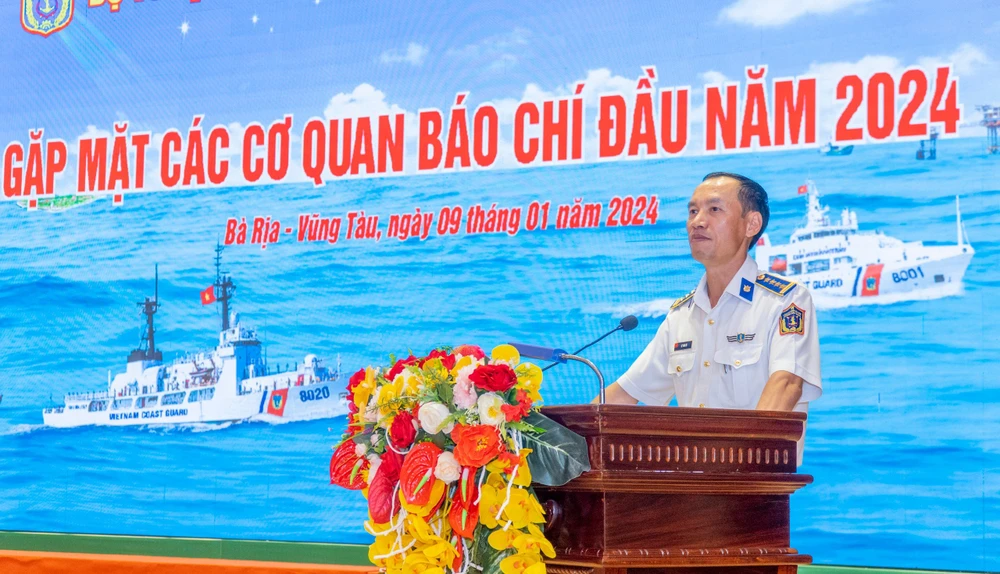 Đại tá Lê Văn Tú, Chính ủy Bộ Tư lệnh Vùng Cảnh sát biển 3, phát biểu tại buổi gặp mặt. Ảnh: MT Bo-tu-lenh-vung-canh-sat-bien-3-h2.jpg