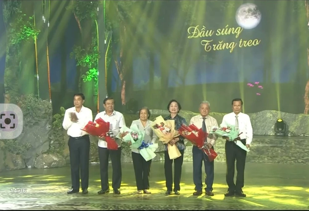 Ban vận động Hội hỗ trợ người hoạt động kháng chiến ở Bà Rịa- Vũng Tàu trước 30/4/1975 ra mắt. Ảnh: TK Ra mắt Ban Vận động thành lập Hội hỗ trợ người hoạt động kháng chiến ở Bà Rịa- Vũng Tàu trước 30/4/1975
