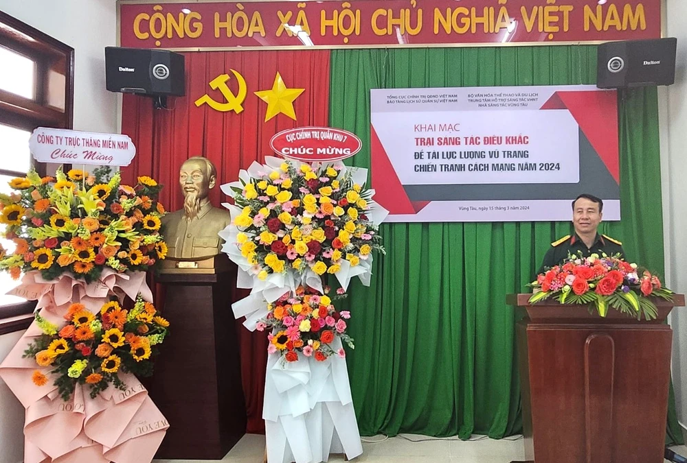 Bảo tàng Lịch sử Quân sự Việt Nam tổ chức trại sáng tác điêu khắc tại Vũng Tàu