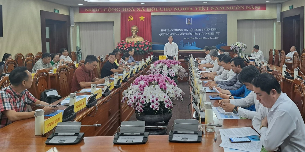 Tỉnh Bà Rịa- Vũng Tàu họp báo thông tin về hội nghị công bố quy hoạch tỉnh và xúc tiến đầu tư dự kiến tổ chức 30-3 tới. Ảnh: NN Bà Rịa- Vũng Tàu tập trung kêu gọi, thu hút đầu tư 92 dự án thuộc 4 nhóm ngành kinh tế trụ cột