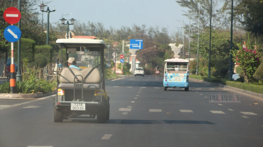 Xe-cho-khach-du-lich-h2.JPG