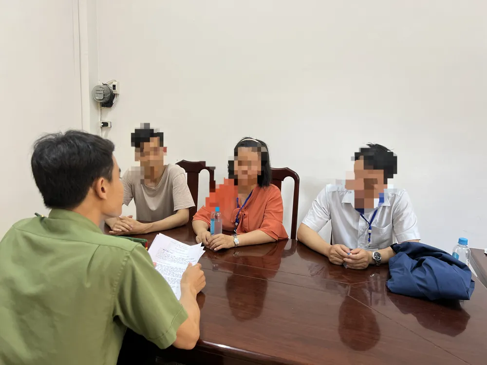 Công an làm việc với những người truyền đạo trái phép liên quan đến Hội thánh Đức Chúa trời. Công an phát hiện một vụ có dấu hiệu truyền đạo trái phép liên quan đến Hội thánh Đức Chúa trời