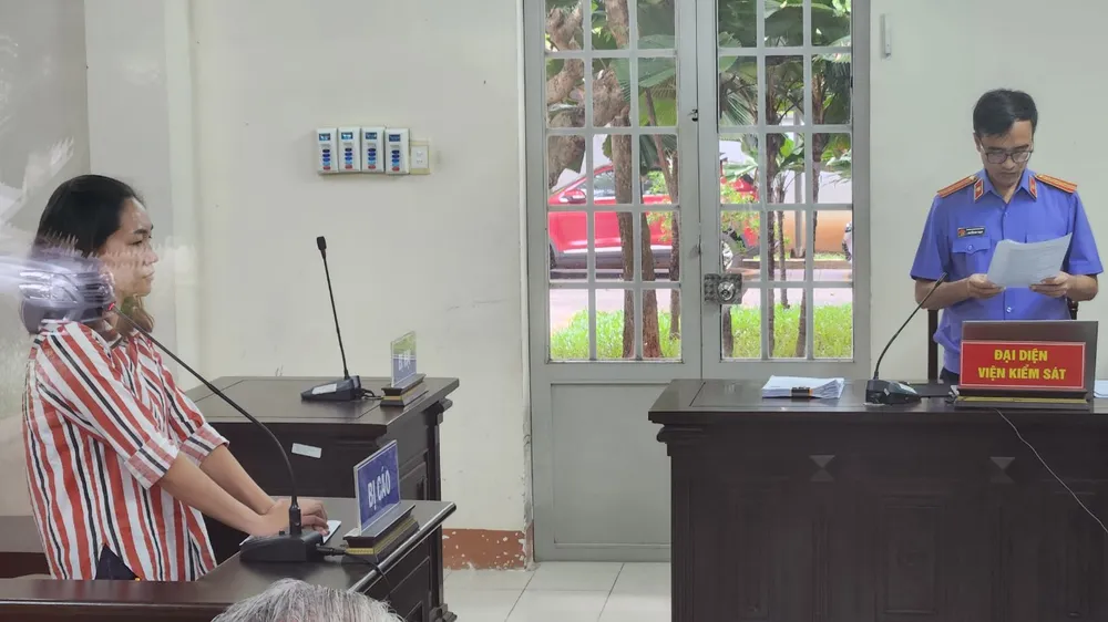 Giám đốc đưa ra các gói dịch vụ du lịch Côn Đảo giá rẻ để lừa khách hàng ở nhiều tỉnh, thành phố. Ảnh: TK Giám đốc lừa nhiều người đặt gói dịch vụ du lịch Côn Đảo giá rẻ lĩnh 14 năm tù