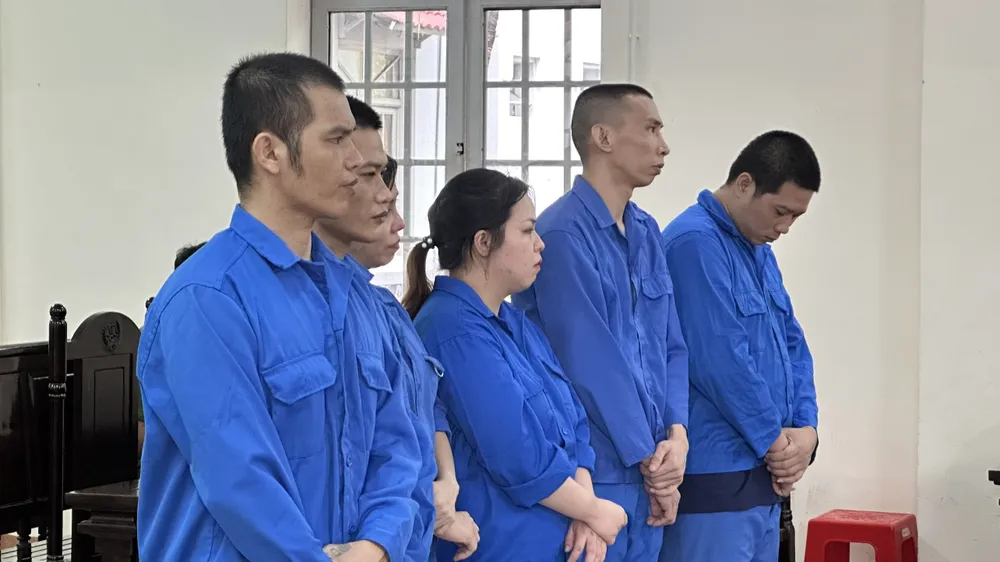 Bị cáo Mai Tiến Dũng tự mua dụng cụ, tiền chất về sản xuất ma túy ở phòng trọ tại TP.HCM bán kiếm lời. Bà Rịa- Vũng Tàu tuyên án chung thân đối tượng mua máy về tự sản xuất ma túy