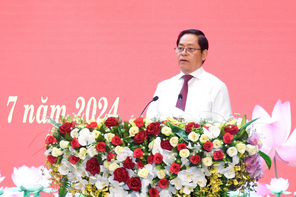 Ông Phạm Viết Thanh, Bí thư Tỉnh ủy, Chủ tịch HĐND tỉnh cũng nhấn mạnh cần quan tâm đặc biệt đến công tác cán bộ để thực hiện hiệu quả các nhiệm vụ phát triển kinh tế - xã hội. Ảnh: NL Ong-Pham-Viet-Thanh-H2.jpg