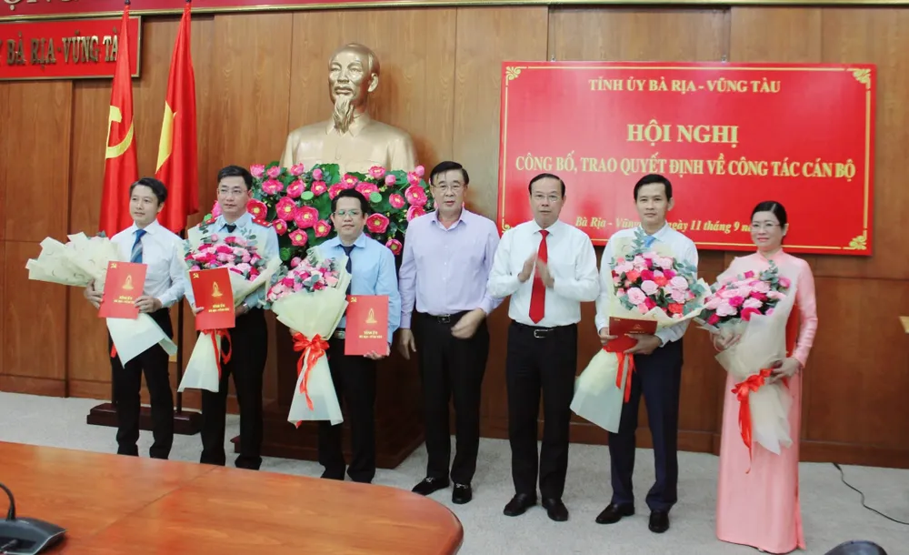 Bà Rịa- Vũng Tàu công bố nhiều quyết định điều động, bổ nhiệm cán bộ