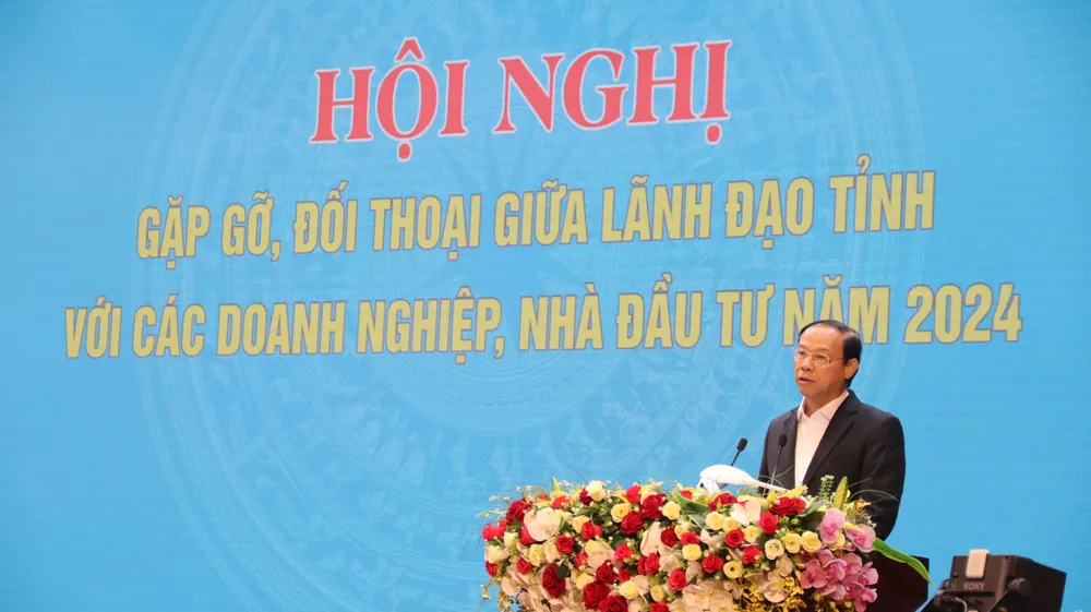 Ông Nguyễn Văn Thọ, Chủ tịch UBND tỉnh Bà Rịa - Vũng Tàu phát biểu khai mạc hội nghị. Ảnh: TRÙNG KHÁNH Bà Rịa- Vũng Tàu gặp gỡ, đối thoại doanh nghiệp, nhà đầu tư năm 2024