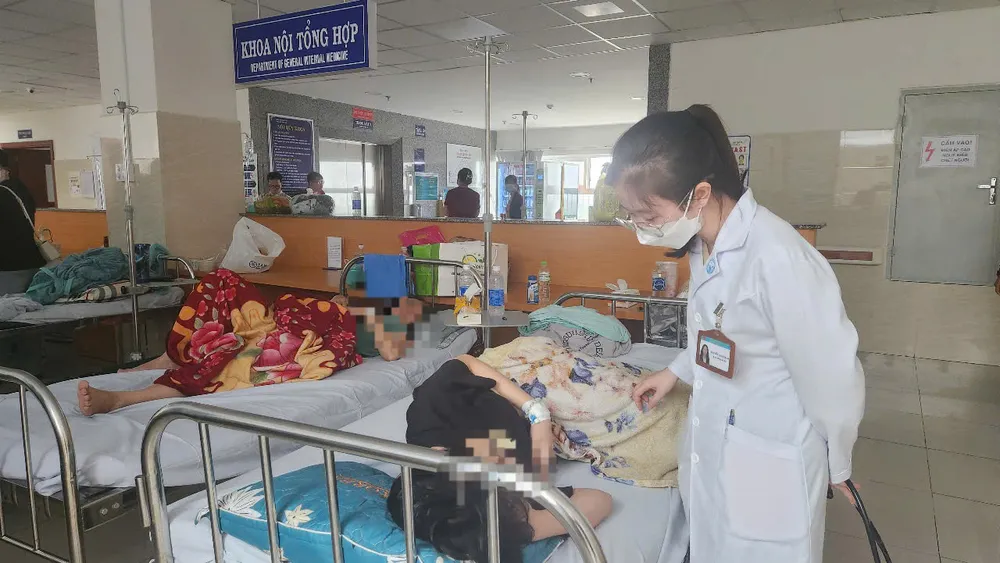 Vũng Tàu: Một người lớn tuổi nhập viện với triệu chứng ngộ độc thực phẩm sau đó tử vong