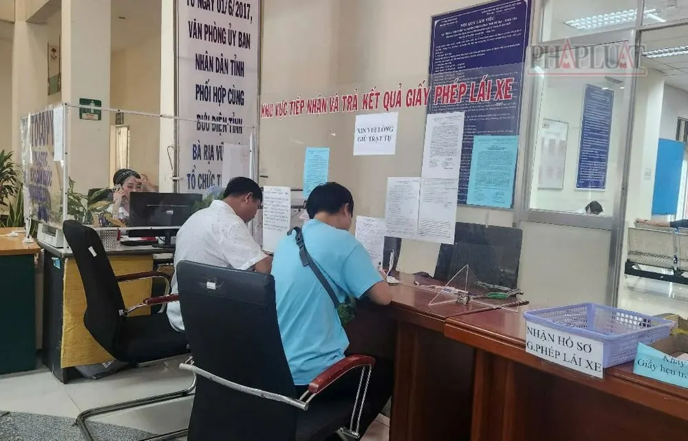 Bà Rịa – Vũng Tàu: Nhu cầu cấp đổi giấy phép lái xe tăng đột biến, không đủ phôi in ấn