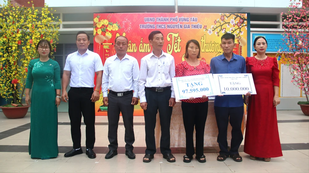 Vũng Tàu: Hàng trăm triệu đồng giúp một học sinh lớp 6 bị bệnh sởi biến chứng nặng